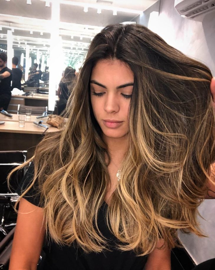 Mechas loiras para pele negra