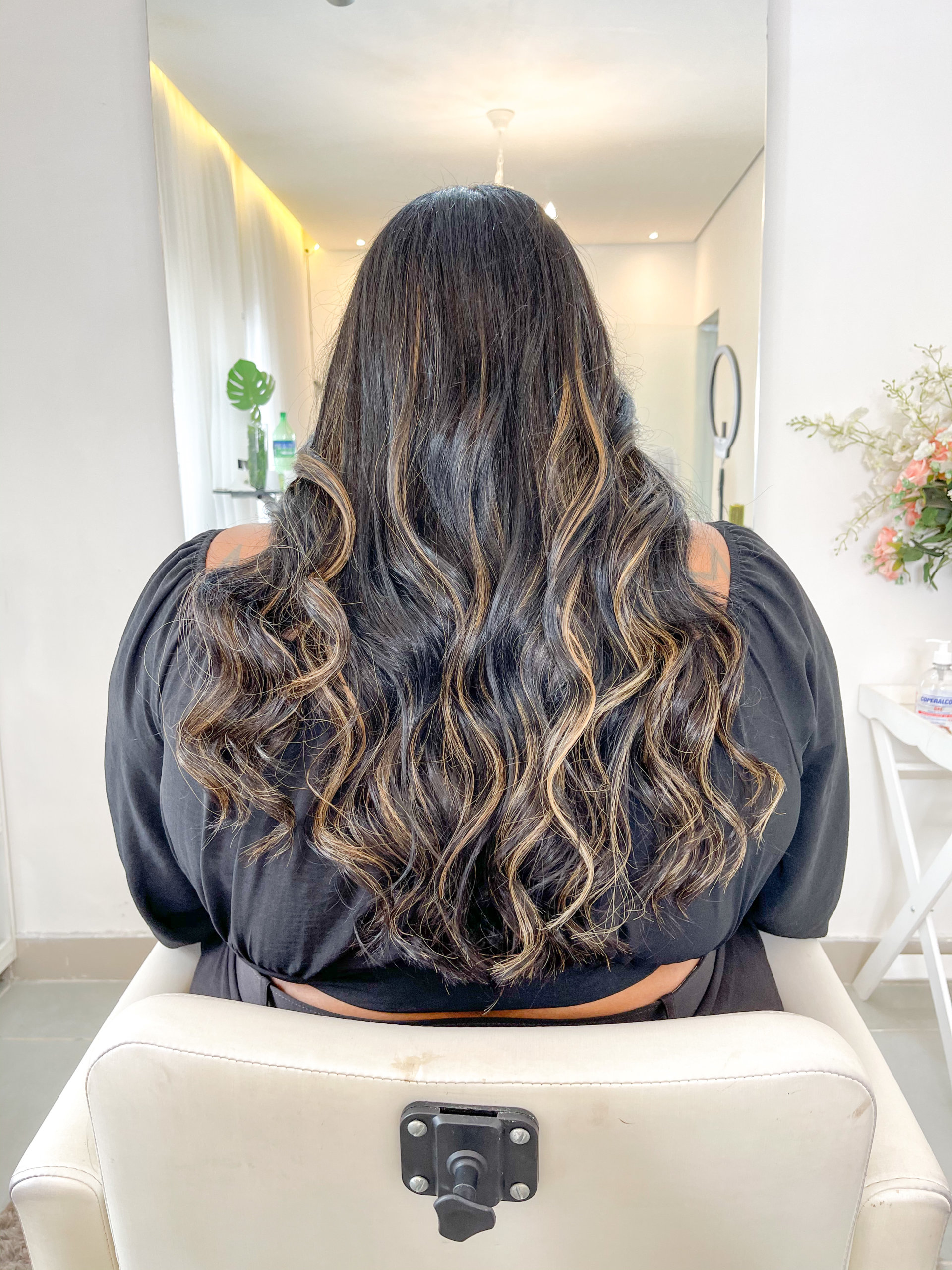 Mechas loiras antes e depois
