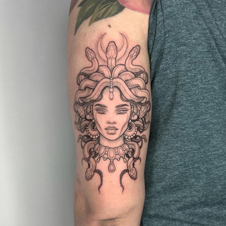 medusa tattoo realismo