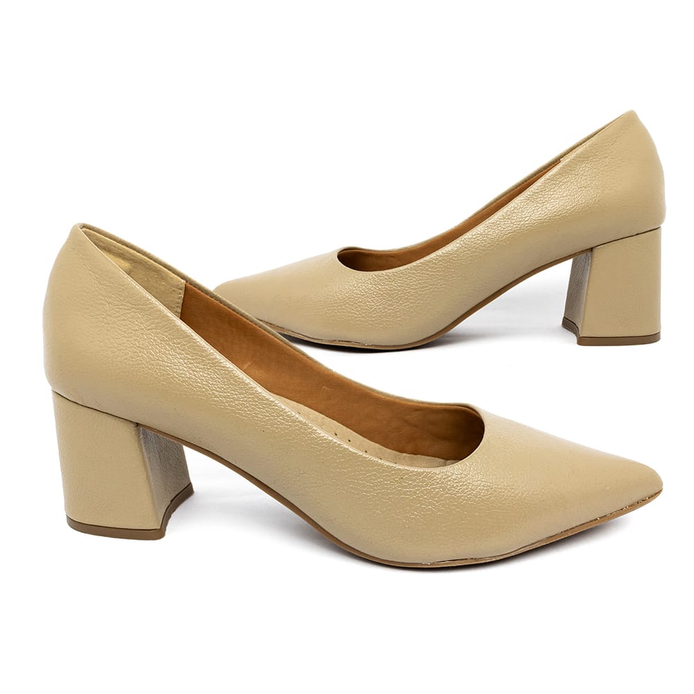scarpin de couro para trabalhar