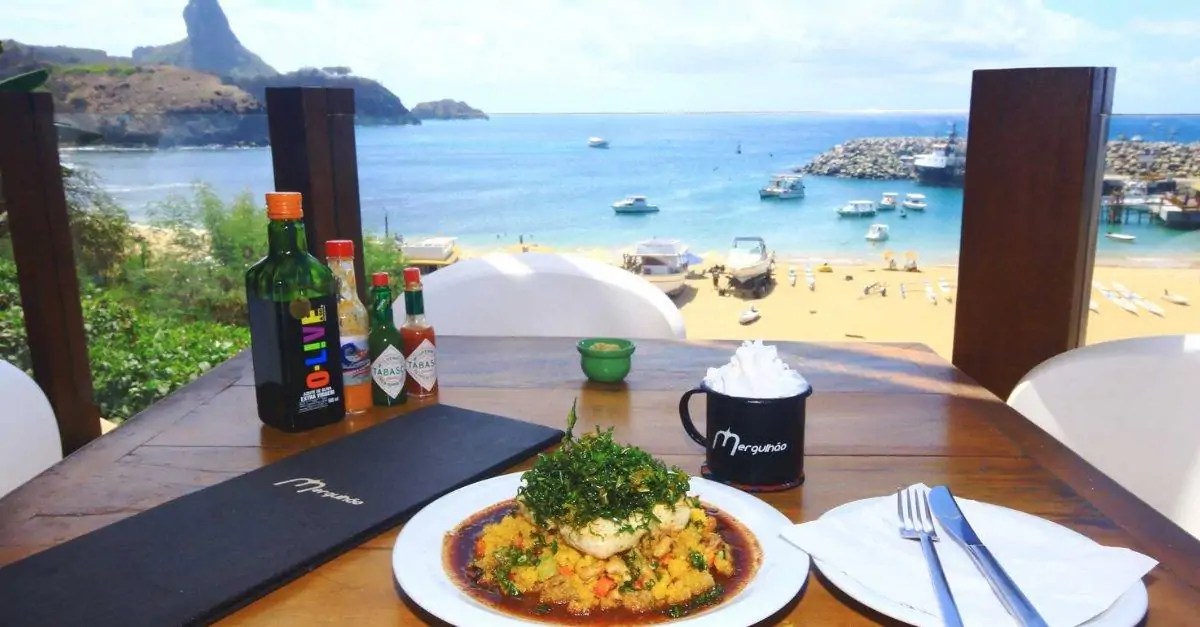 pratos restaurante mergulhão noronha imagens