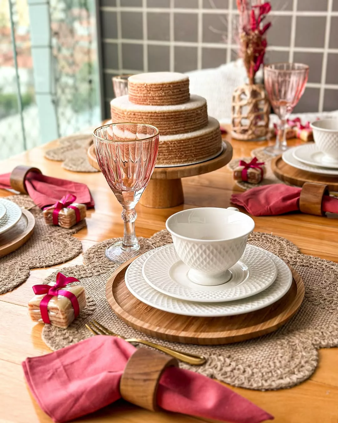 mesa posta para café da manhã e tarde