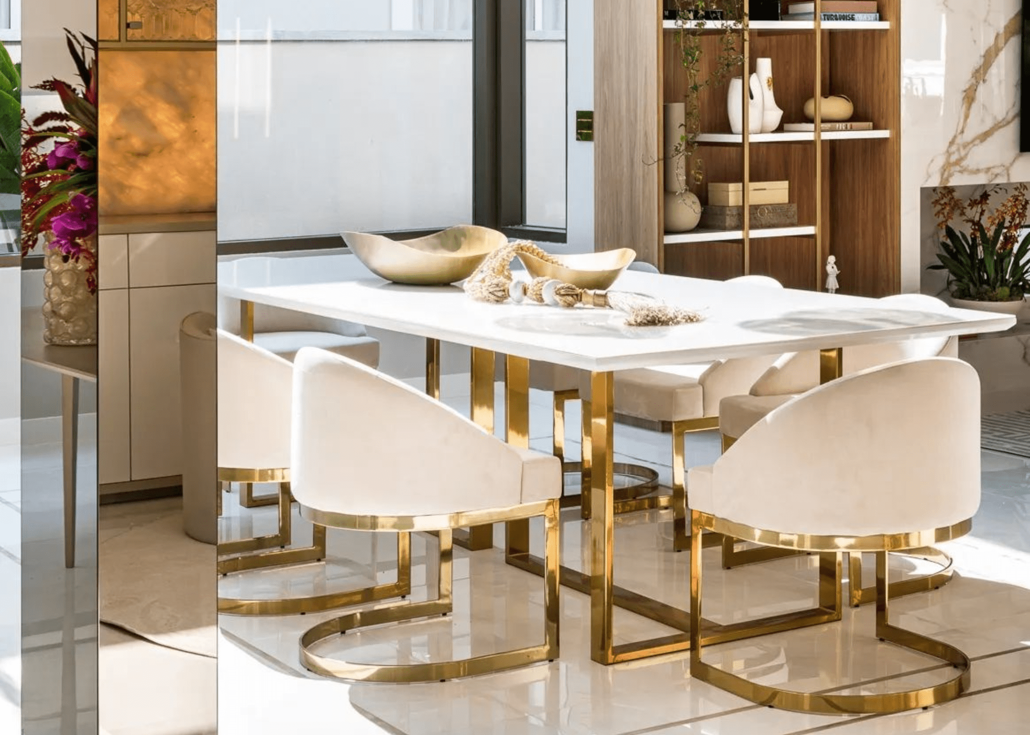 mesa moderna com base metálica