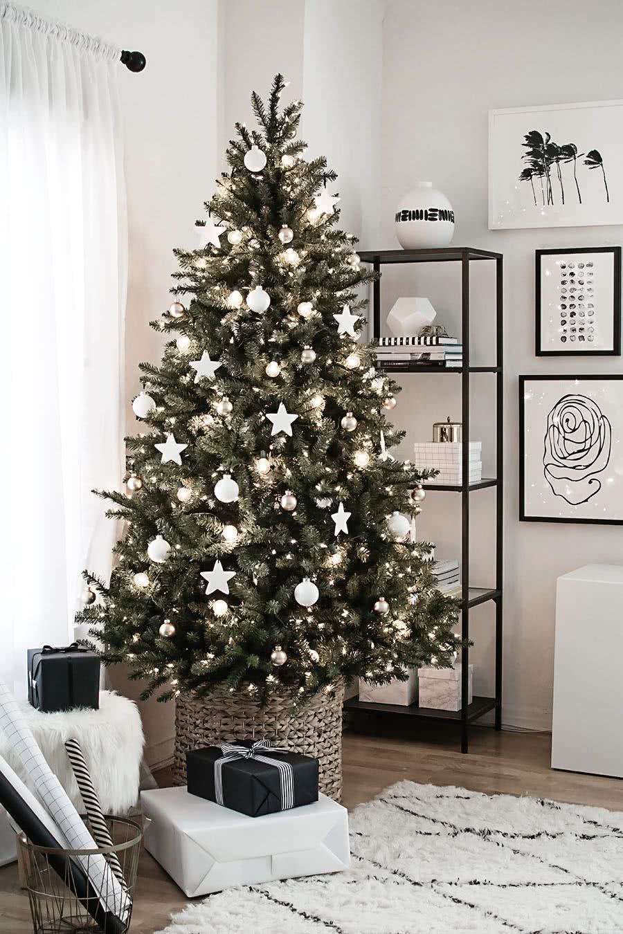decoração de árvore de natal econômica