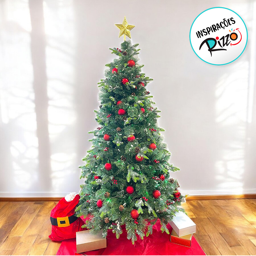 árvore de natal grande decorada