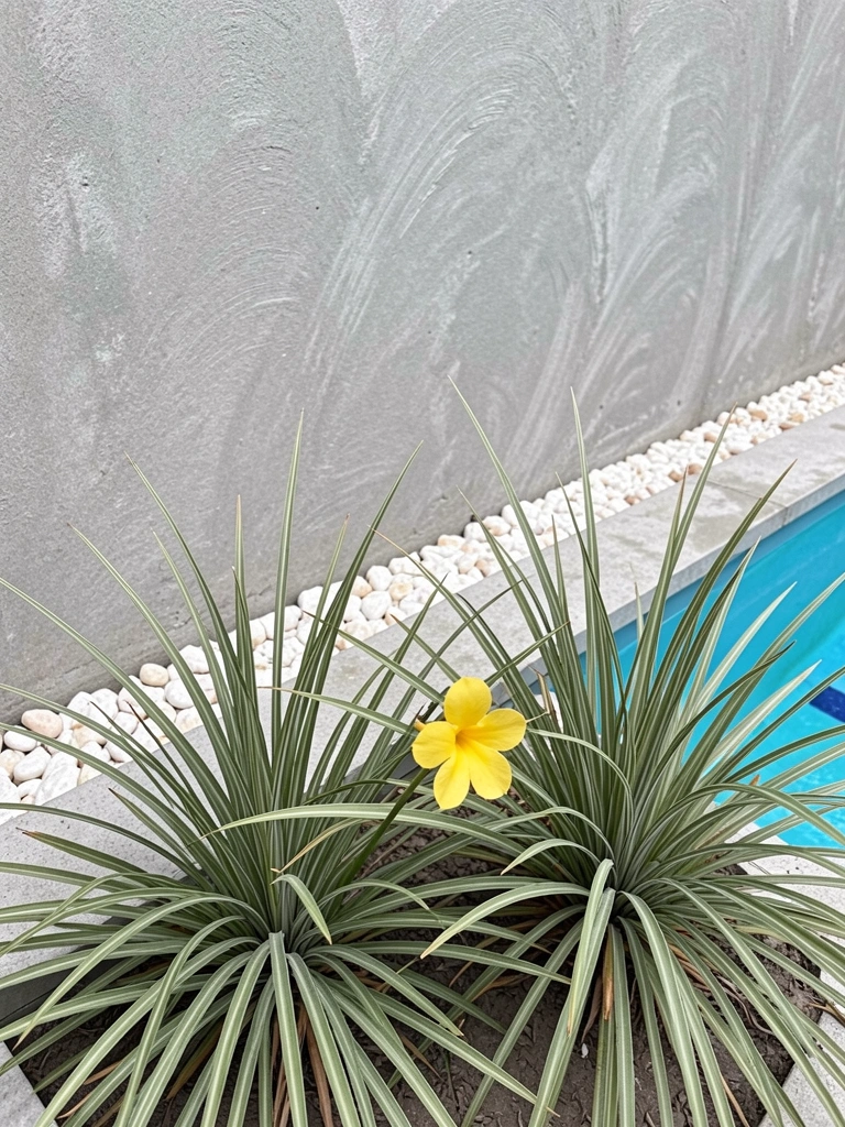 Flor amarela com três pétalas, detalhes da textura.