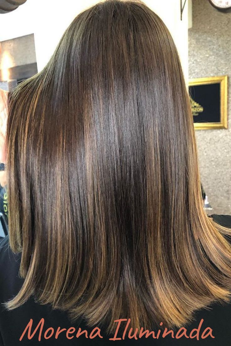 morena iluminada cabelo liso curto