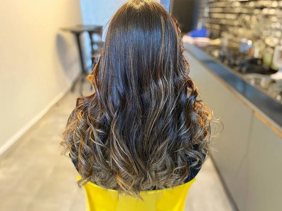 morena iluminada mel cabelo liso