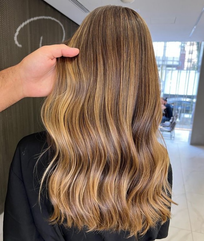 morena iluminada mel cabelo liso