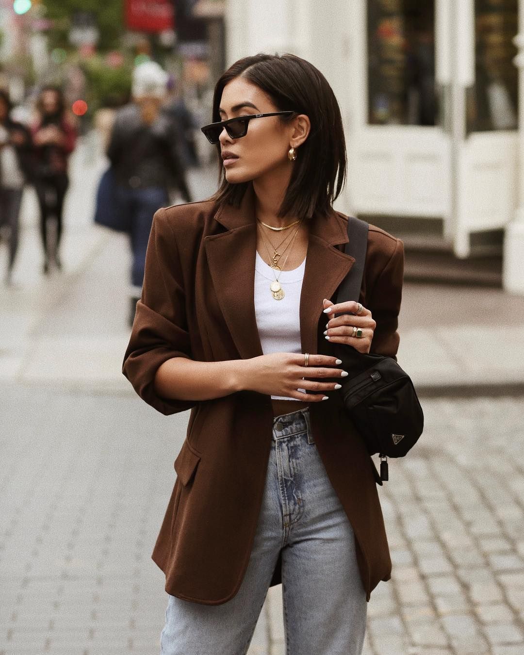 looks com blazer marrom