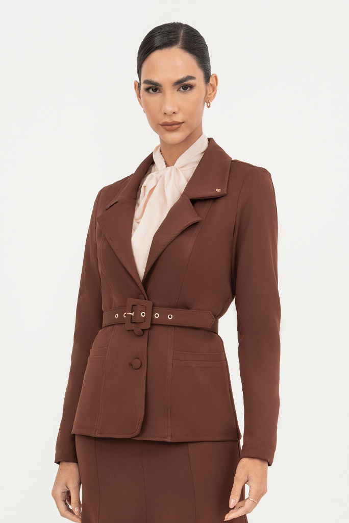 looks com blazer marrom