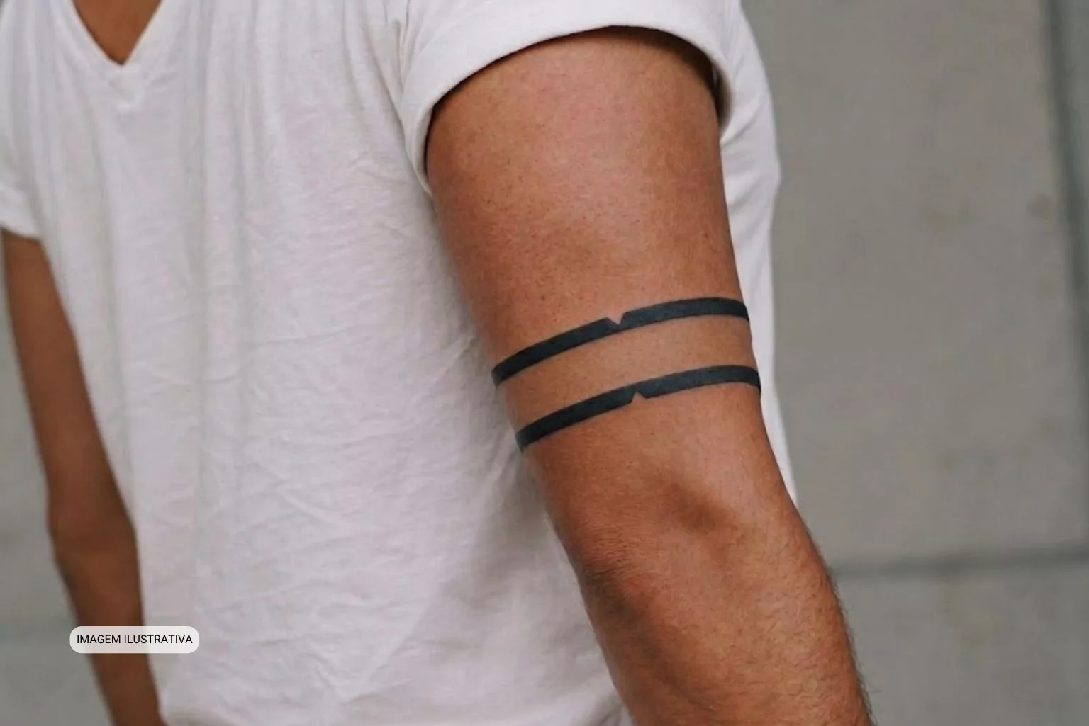 tatuagem blackwork braço