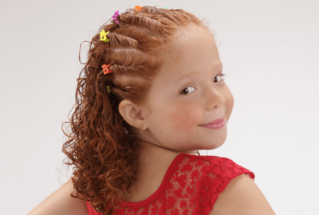 penteado para menina cacheada
