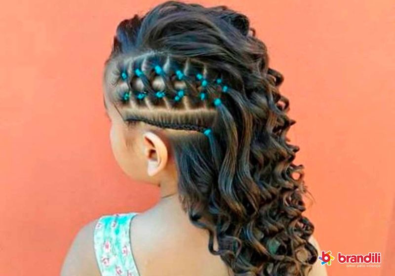 penteado para cabelo ondulado infantil