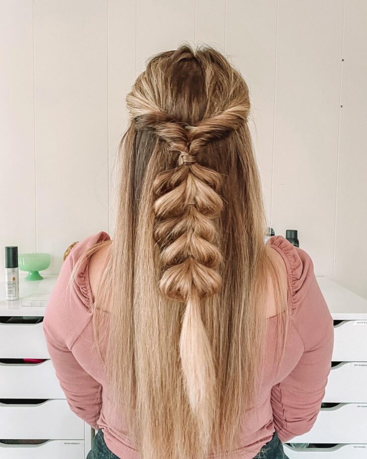 penteado liso com trança
