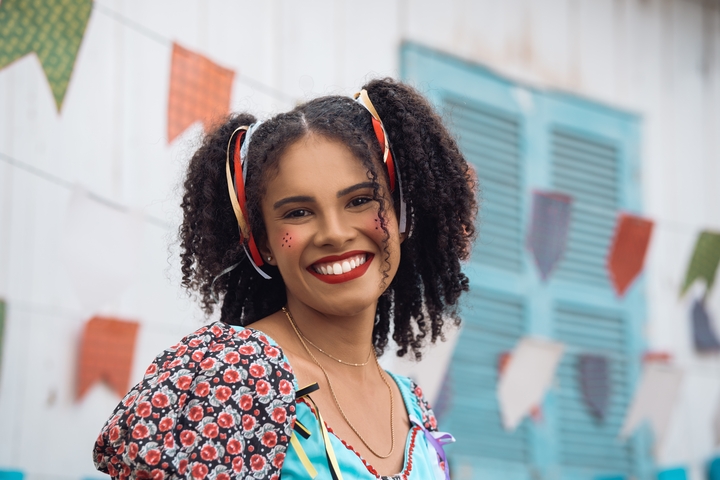 penteado com chapéu de palha infantil