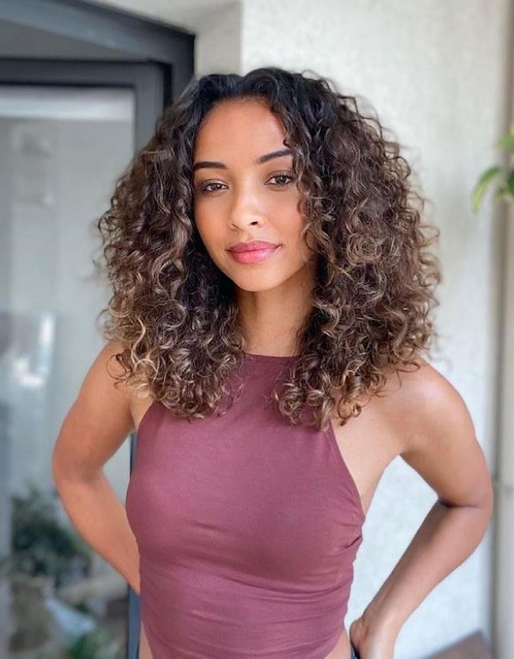 penteado para cabelo cacheado afro