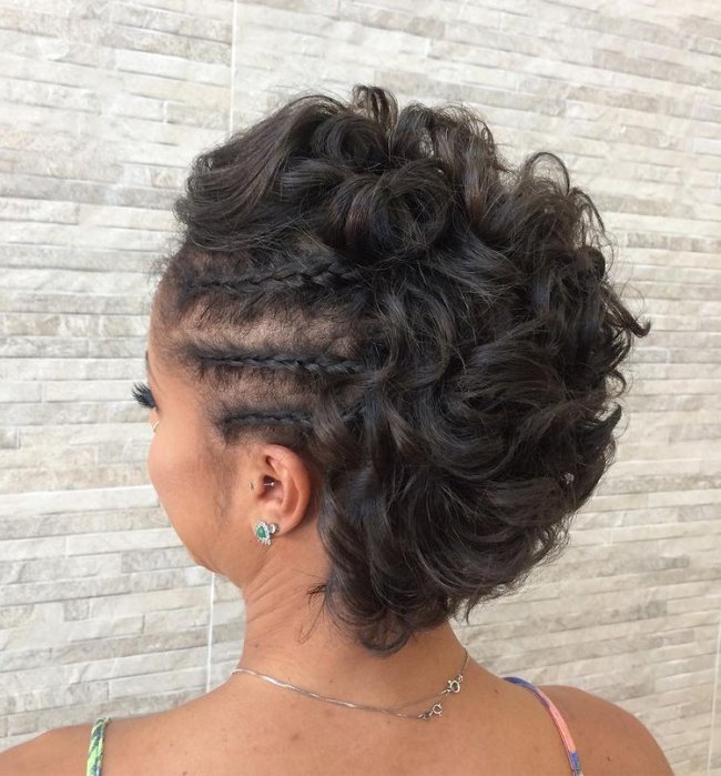 penteados para cabelo cacheado curto