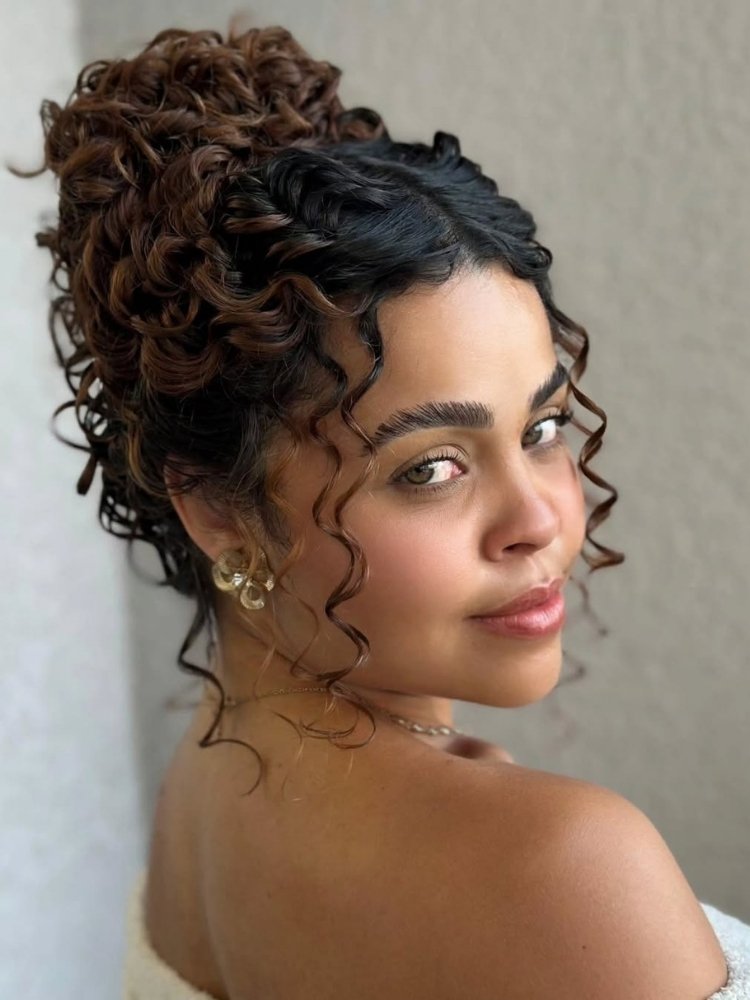 penteados para cabelo cacheado longo