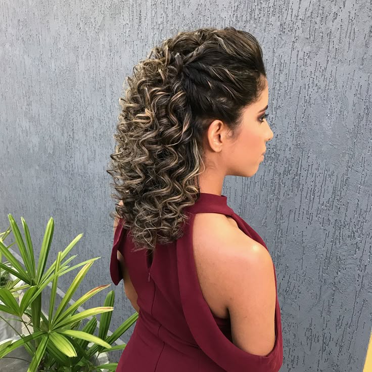 penteado noiva cacheada