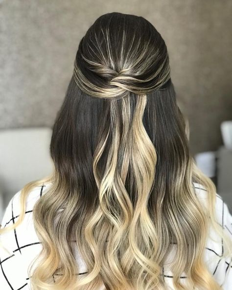 como arrumar cabelo cacheado para festa