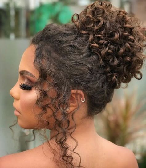 penteado de formatura para crespos