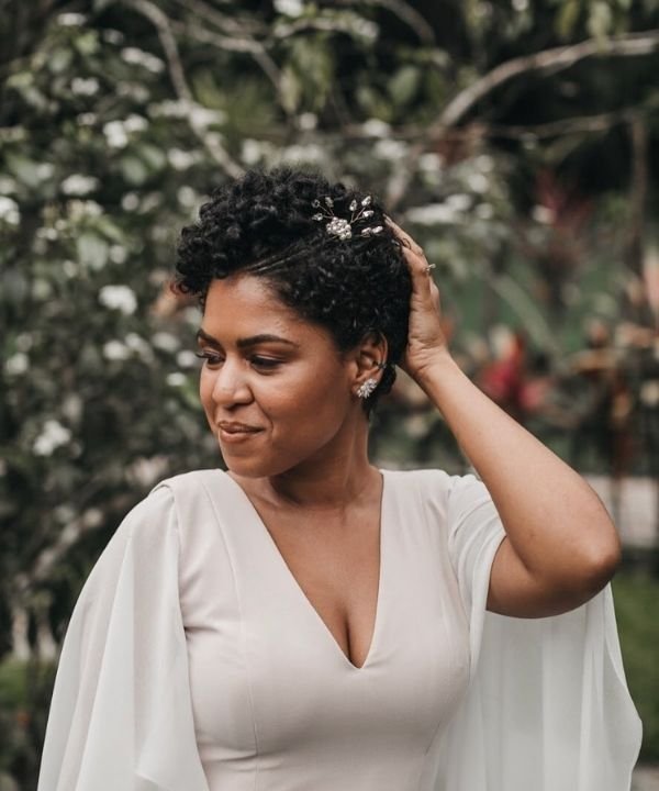 penteados noiva cabelo curto com flores