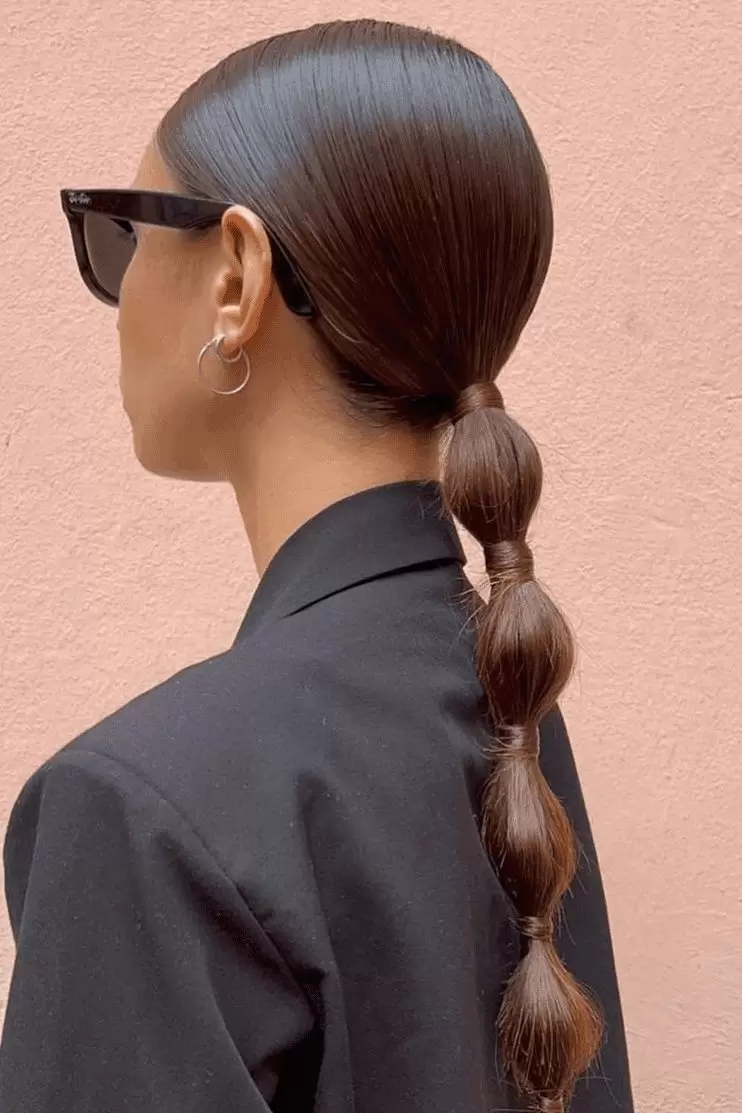 penteado com acessórios para escritório