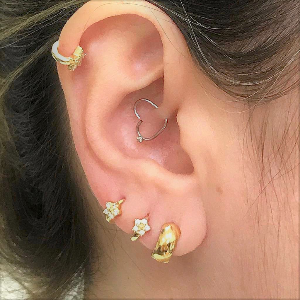 piercing argola orelha daith