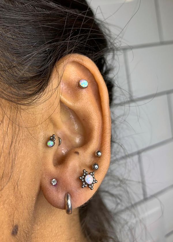piercing orelha combina com estilo romântico