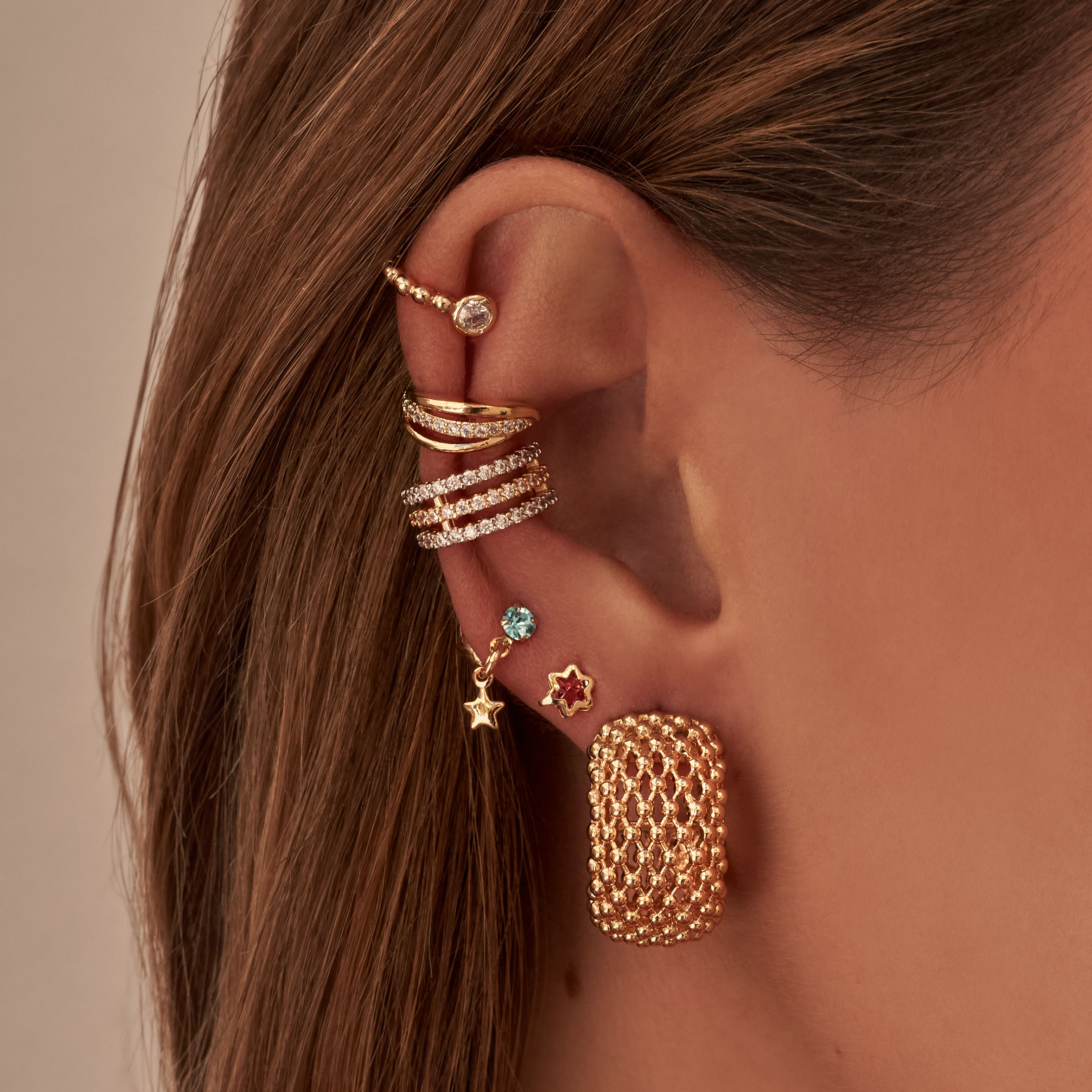 piercing orelha pequena combina com qual roupa