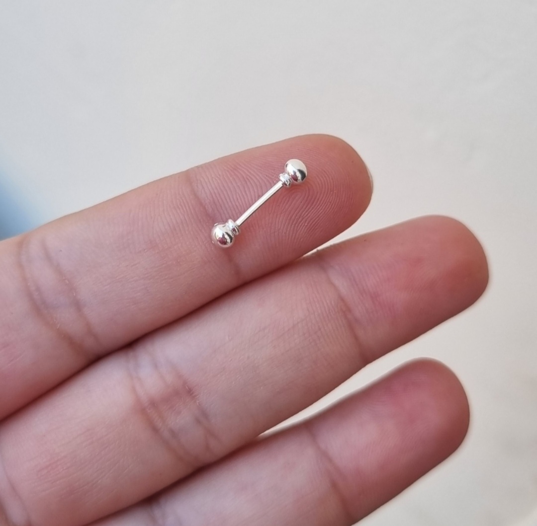 piercing prata minimalista