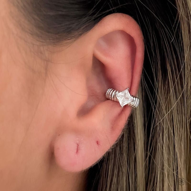 piercing prata tragus