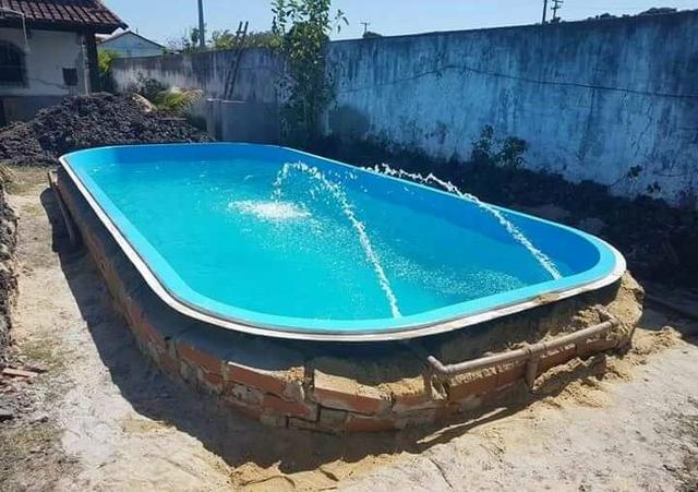 piscina de fibra elevada com deck