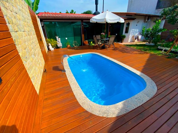 instalação piscina fibra e deck