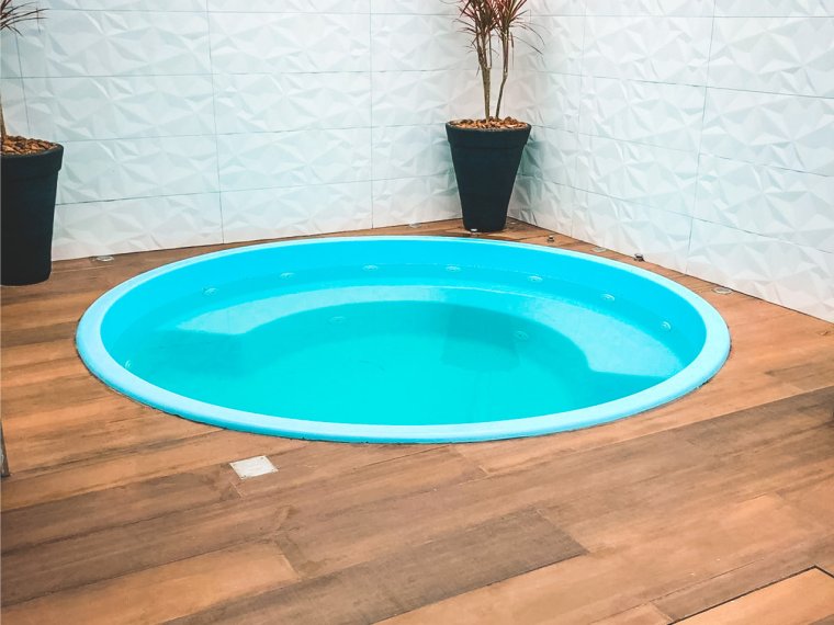 preço piscina de fibra com deck