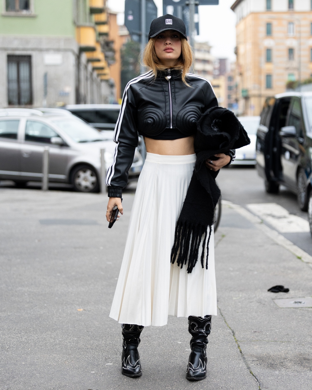 saia midi com bota slouchy
