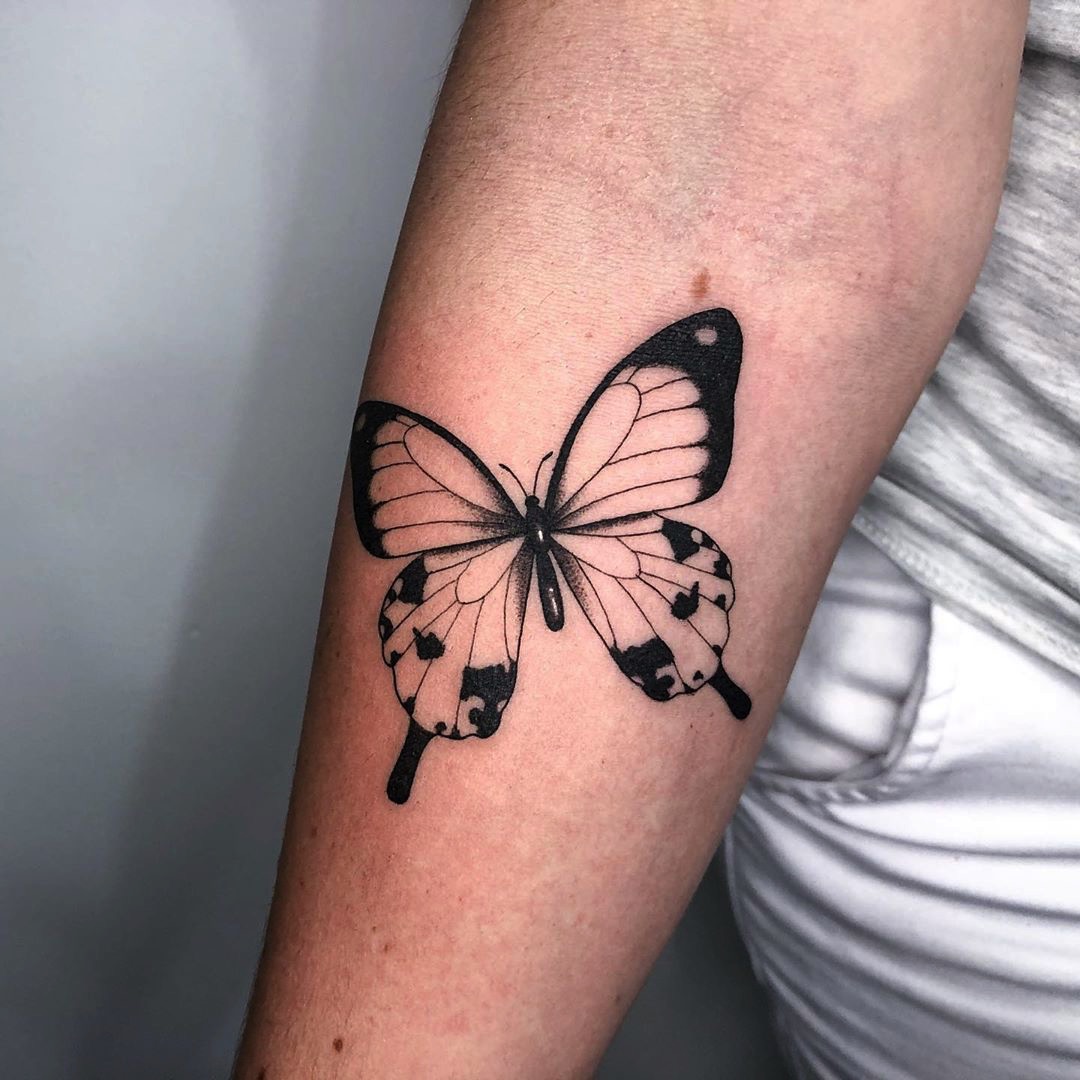 significado tatuagem borboleta feminina braço
