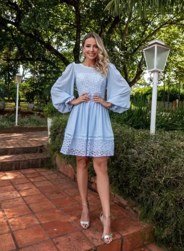 qual sapato usar com vestido curto de paetê