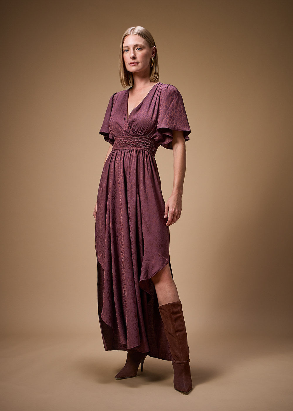 vestido longo com decote V