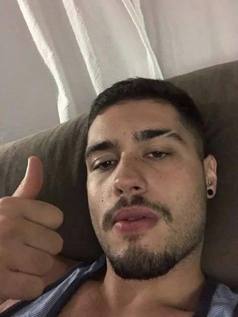 risco na sobrancelha tatuado