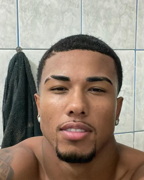 linha na sobrancelha