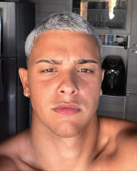 desenho na sobrancelha