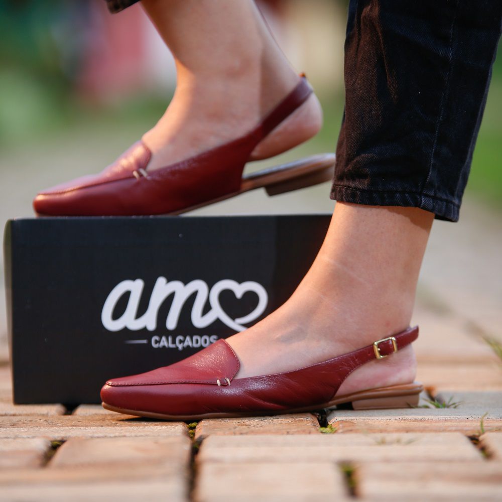 sapatilha slingback em verniz