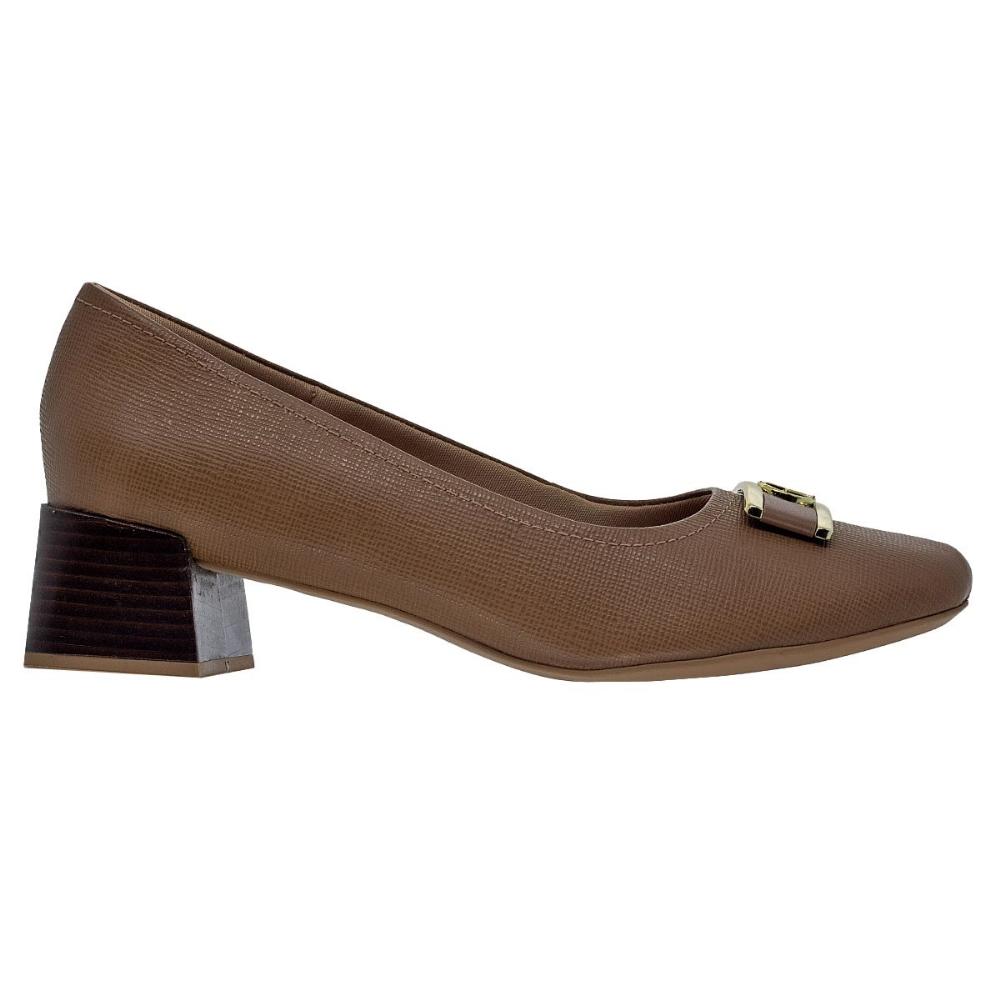 scarpin de verniz salto bloco