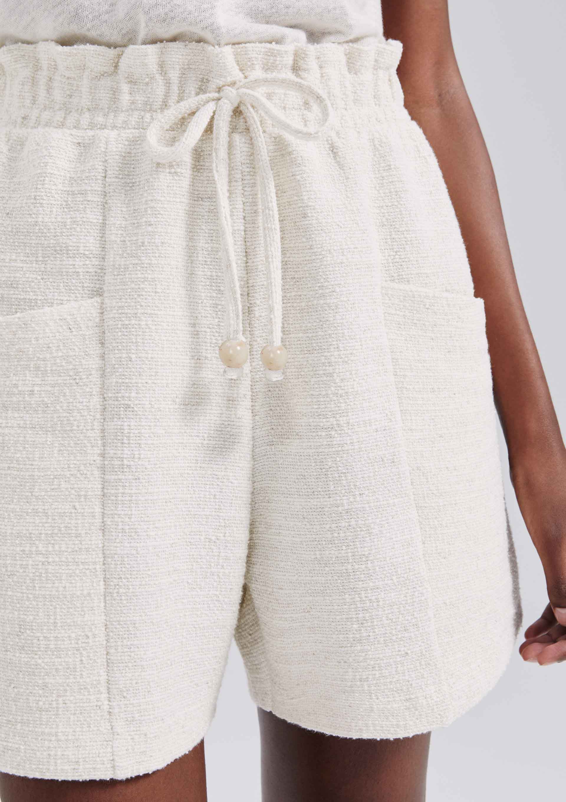 looks com shorts de linho canelado