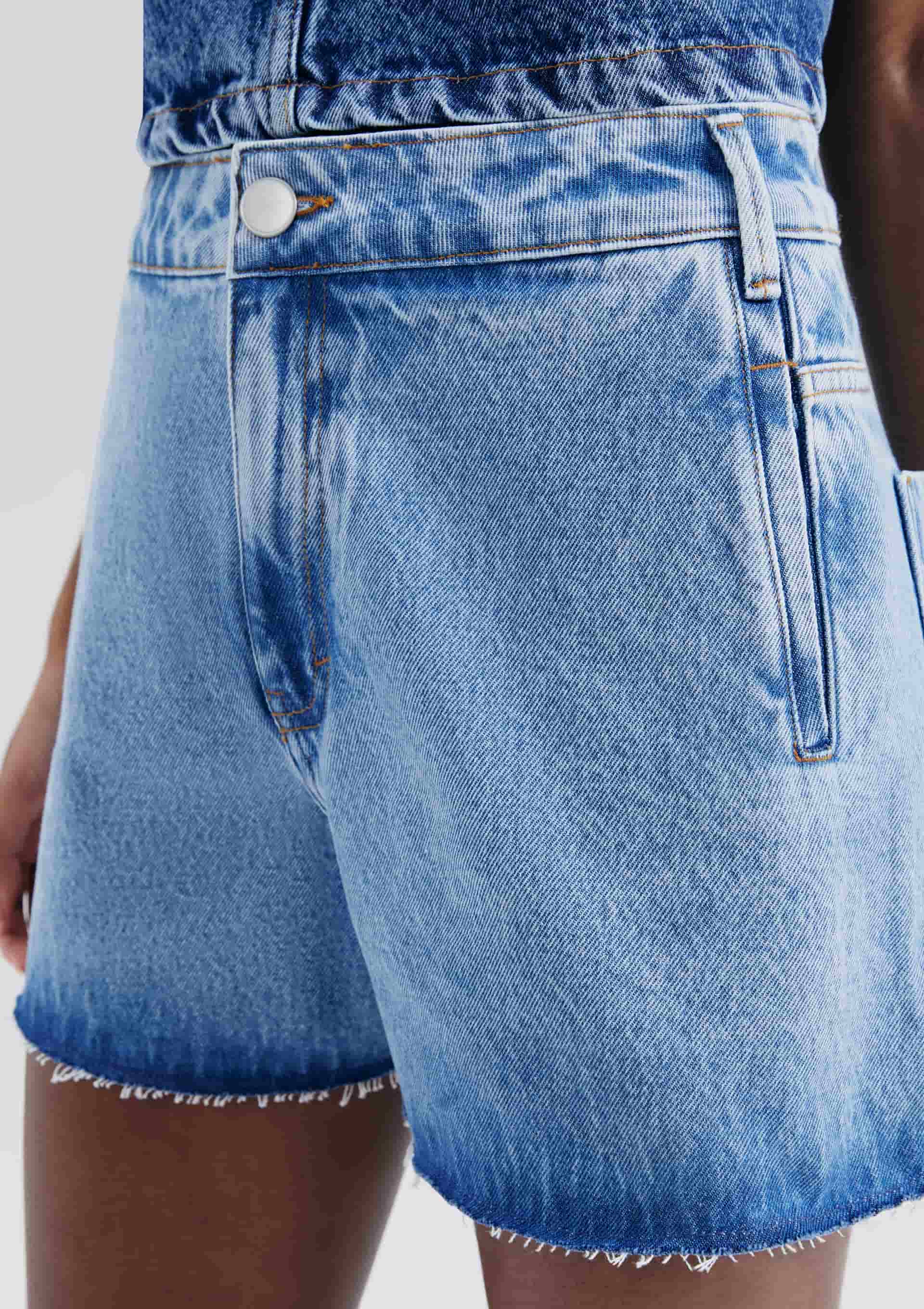 shorts jeans Hering cintura média