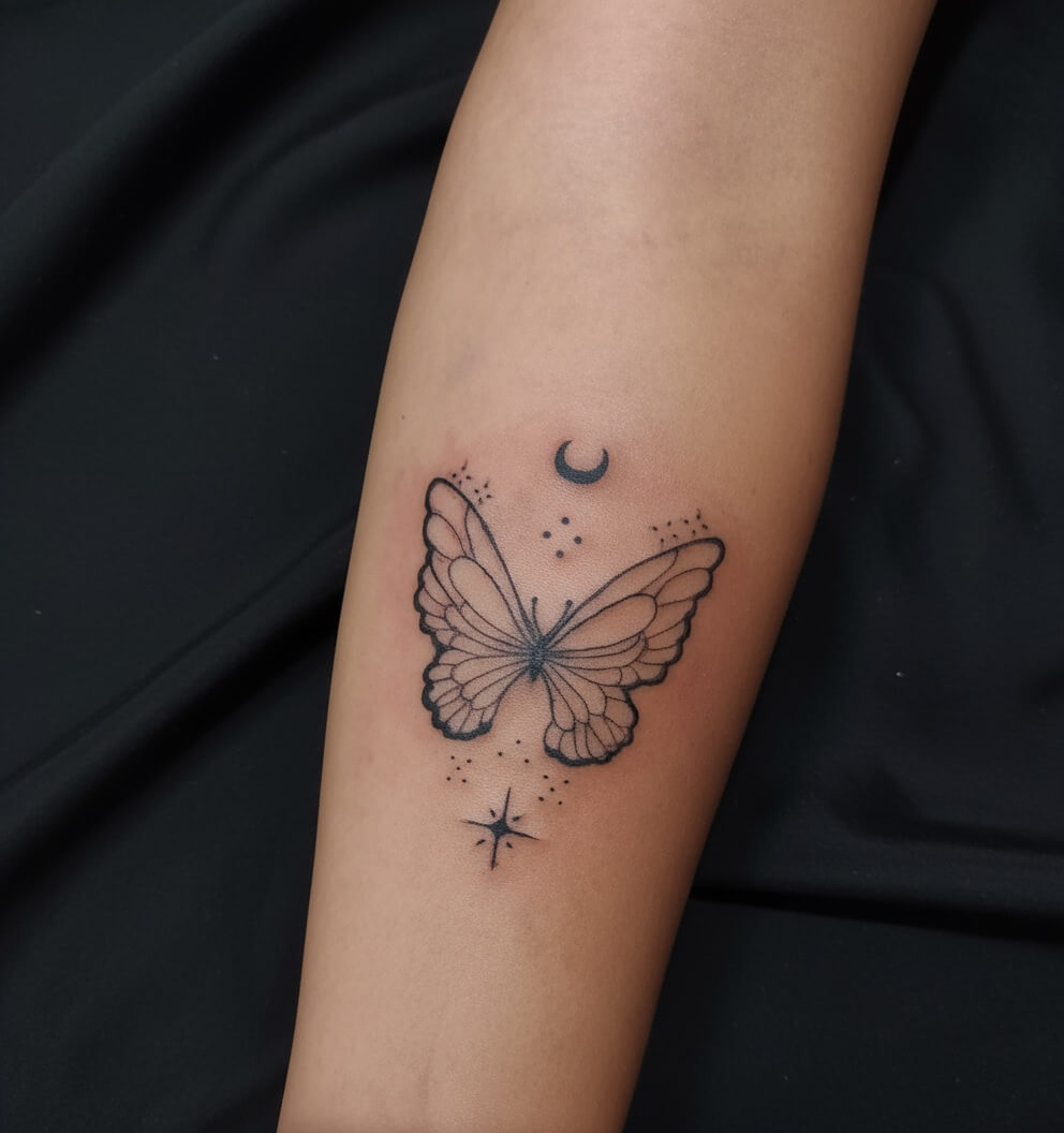 tatuagem borboleta fineline