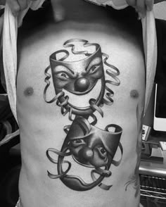 tatuagem no braço feminina com frase
