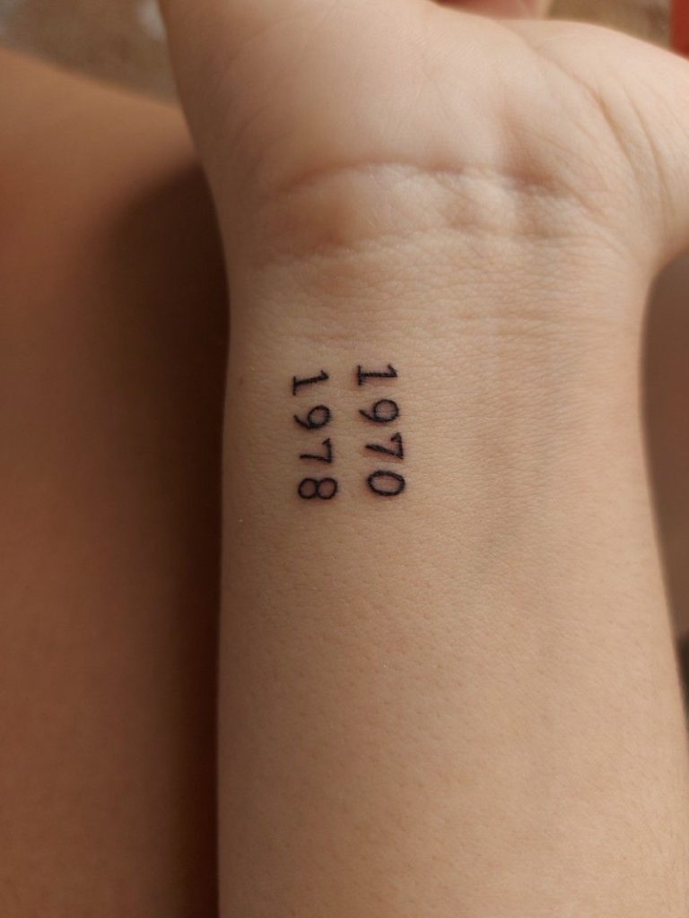 tatuagem data nascimento fineline